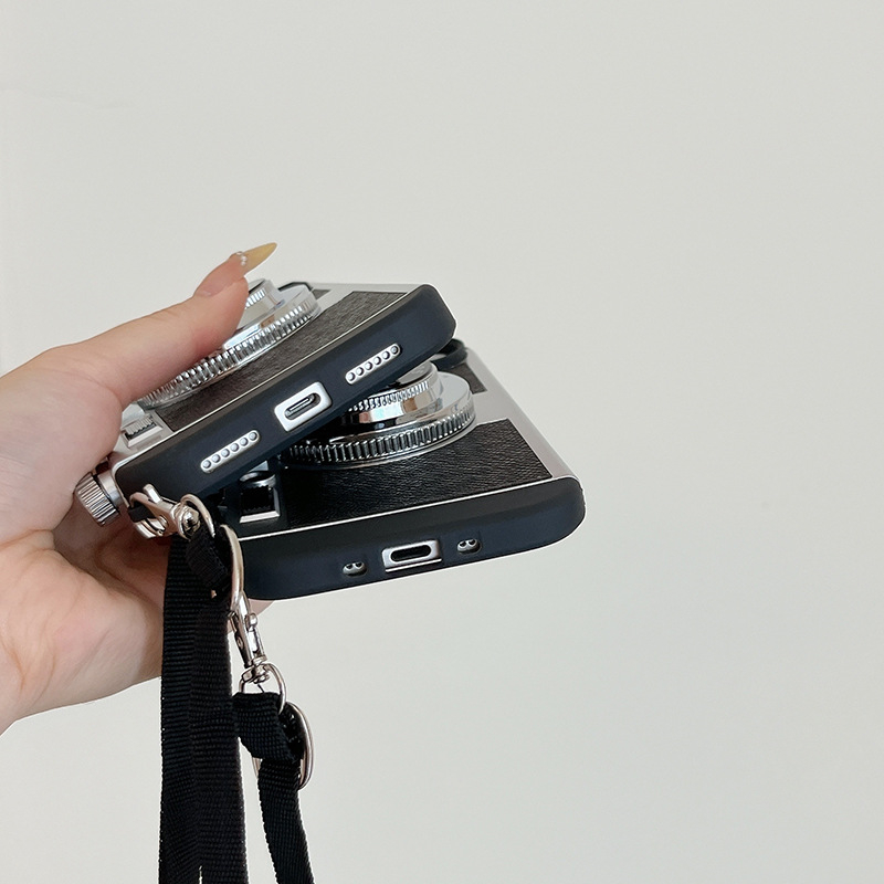 Emily in Paris Vintage Camera  - Vintage Item recension och pris