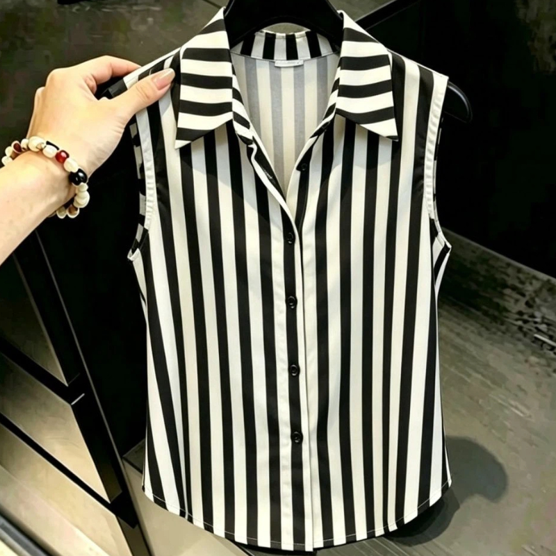Sleeveless Striped Contrast Bu - Vintage Collectible Buttons recension och pris