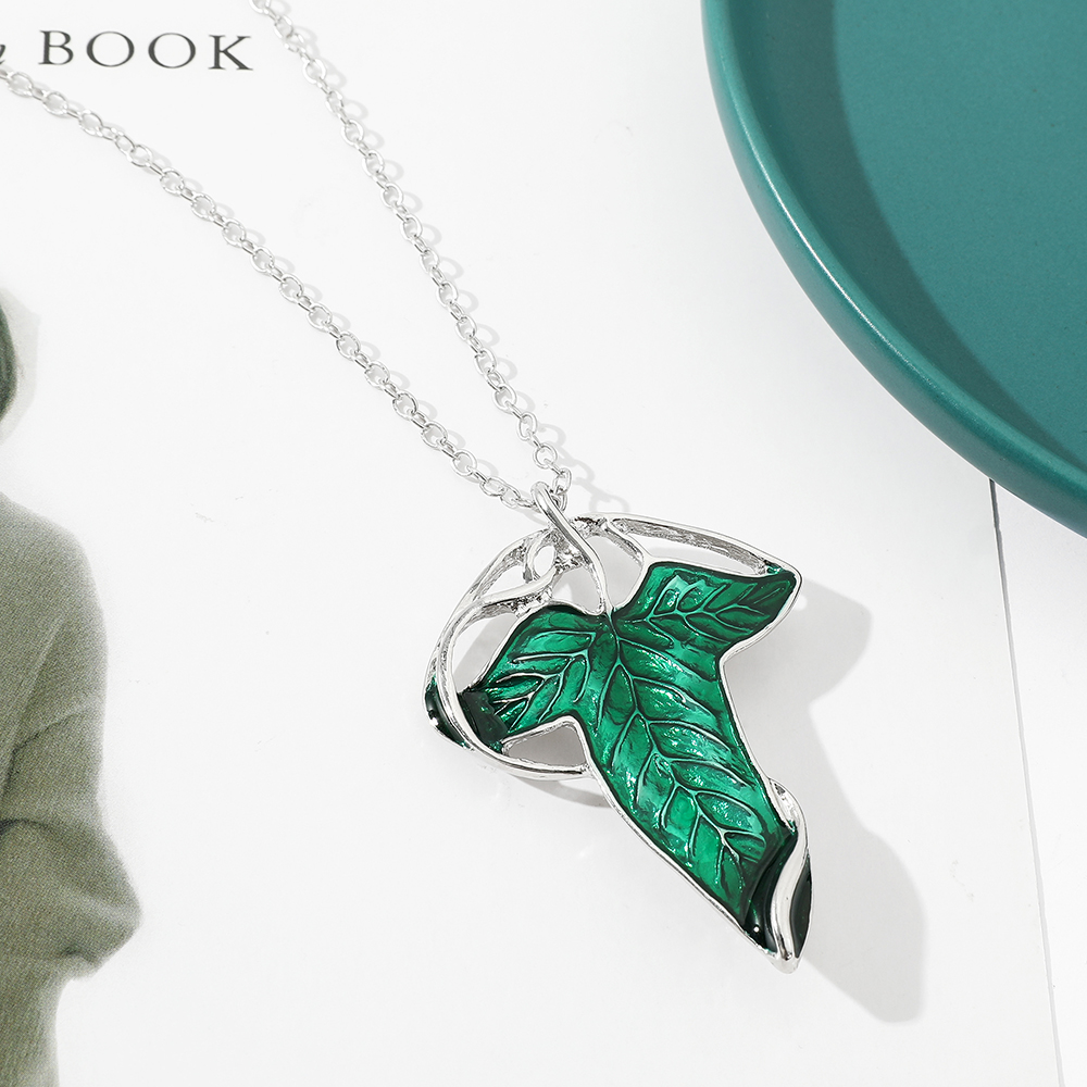 Vintage Green Leaf Pendant Nec - Vintage Item recension och pris