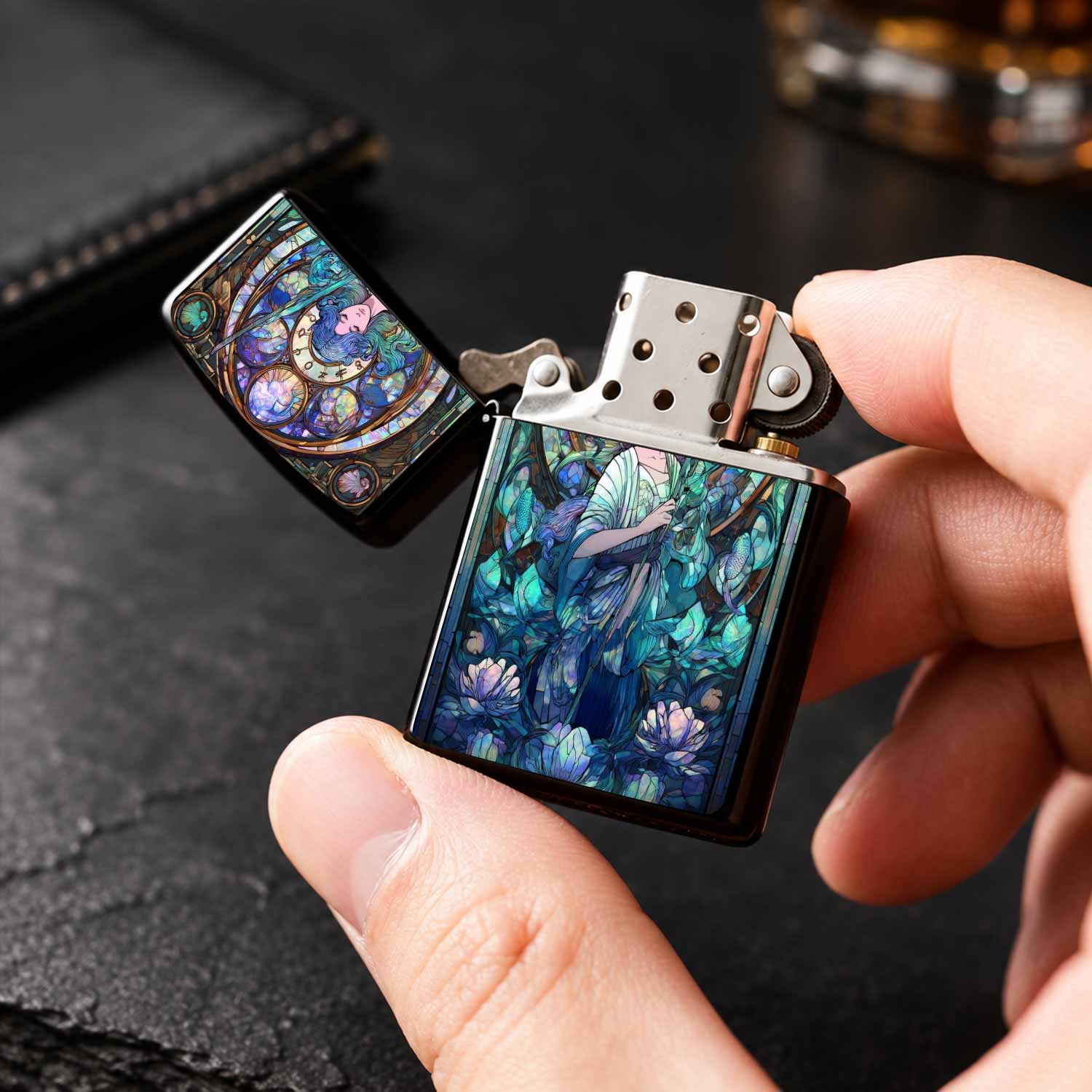 Art Nouveau Stained Glass Sea  - Vintage Collectible Lighters recension och pris